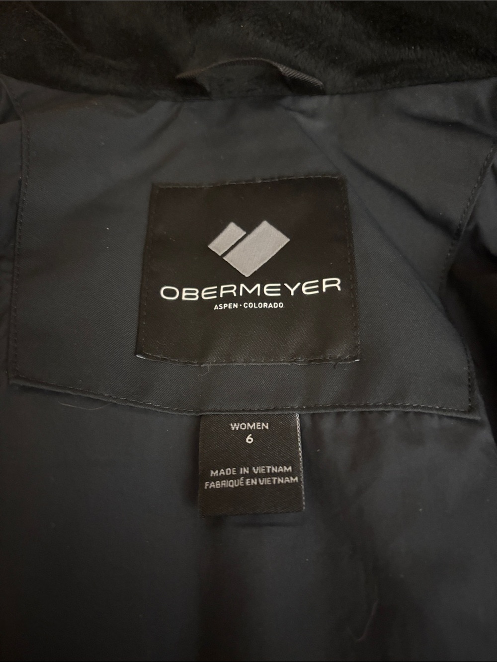 Obermeyer Black Ski Jacket with Faux Fur Trim Hood - Picture 9 of 10